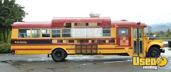 1995 Bus All-purpose Food Truck British Columbia Diesel Engine for Sale