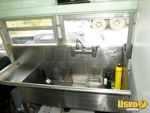 1995 Bus All-purpose Food Truck Slide-top Cooler British Columbia Diesel Engine for Sale