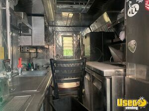 1995 E-250 Food Truck All-purpose Food Truck Diamond Plated Aluminum Flooring Virginia Gas Engine for Sale