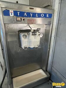 1995 Grumman Stepvan P30 Dual Wheel Ice Cream Truck Deep Freezer Maryland Gas Engine for Sale