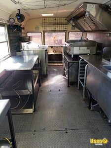 1995 Harvester 3800 Food Truck All-purpose Food Truck Prep Station Cooler Indiana Diesel Engine for Sale