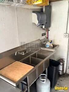 1995 P-30 All-purpose Food Truck Exterior Lighting New York Gas Engine for Sale