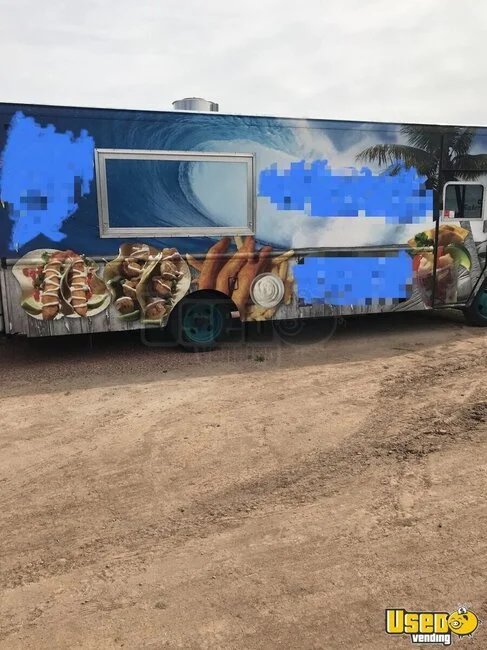 1995 P30 All-purpose Food Truck All-purpose Food Truck Arizona Diesel Engine for Sale