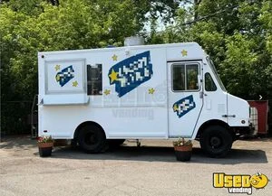 1995 P30 All-purpose Food Truck Concession Window Ontario Gas Engine for Sale
