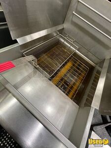 1995 P30 All-purpose Food Truck Diamond Plated Aluminum Flooring North Carolina Diesel Engine for Sale