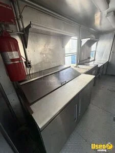 1995 P30 All-purpose Food Truck Exterior Customer Counter Michigan for Sale