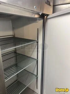 1995 P30 All-purpose Food Truck Reach-in Upright Cooler Ohio Gas Engine for Sale