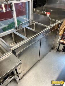 1995 P30 All-purpose Food Truck Steam Table New York Diesel Engine for Sale