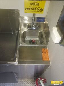 1995 P30 All-purpose Food Truck Triple Sink Nevada Diesel Engine for Sale