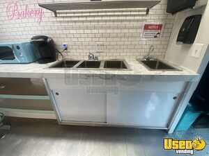 1995 P30 Bakery Food Truck Breaker Panel North Carolina Gas Engine for Sale