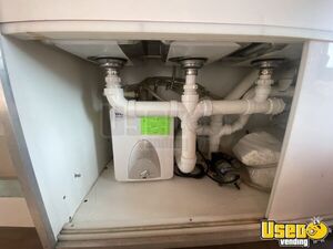 1995 P30 Bakery Food Truck Hand-washing Sink North Carolina Gas Engine for Sale