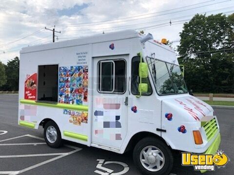 1995 P30 Ice Cream Store On Wheels Ice Cream Truck Massachusetts Gas Engine for Sale