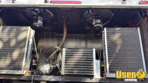 1995 P30 Ice Cream Truck Refrigerator New York Diesel Engine for Sale