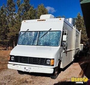 1995 P30 Kitchen Food Truck All-purpose Food Truck Bathroom Wyoming Diesel Engine for Sale