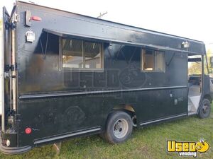 1995 P30 Kitchen Food Truck All-purpose Food Truck Indiana Gas Engine for Sale