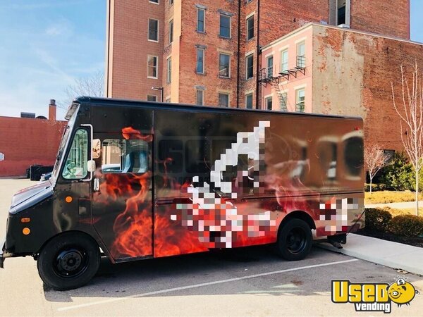 1995 P30 Kitchen Food Truck All-purpose Food Truck Ohio for Sale