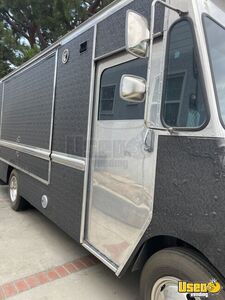 1995 P30 Mobile Boutique 4 California for Sale