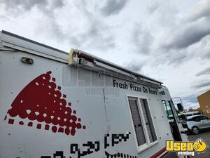1995 P30 Pizza Food Truck Concession Window Oregon Gas Engine for Sale