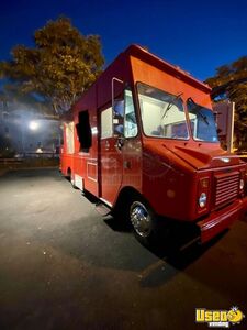 1995 P30 Step Van Food Truck All-purpose Food Truck Air Conditioning Massachusetts Diesel Engine for Sale