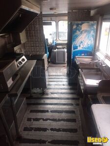 1995 P30 Step Van Food Vending Truck All-purpose Food Truck Exterior Customer Counter West Virginia Gas Engine for Sale