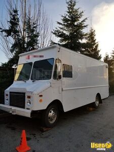 1995 P30 Step Van Kitchen Food Truck All-purpose Food Truck British Columbia Diesel Engine for Sale
