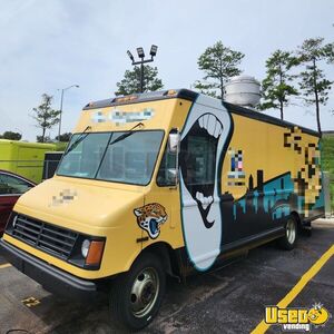 1995 P30 Step Van Kitchen Food Truck All-purpose Food Truck Concession Window Florida Gas Engine for Sale