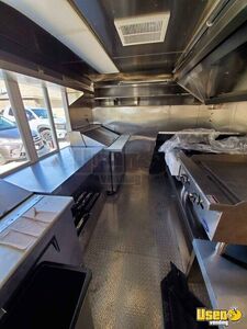 1995 P30 Step Van Kitchen Food Truck All-purpose Food Truck Diamond Plated Aluminum Flooring Texas Gas Engine for Sale