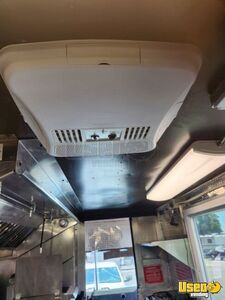 1995 P30 Step Van Kitchen Food Truck All-purpose Food Truck Fresh Water Tank Florida Gas Engine for Sale