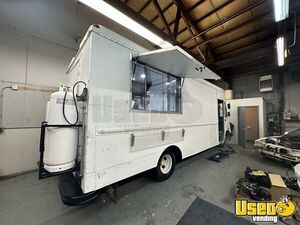 1995 P30 Step Van Kitchen Food Truck All-purpose Food Truck Illinois Gas Engine for Sale