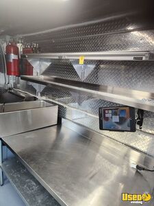 1995 P30 Step Van Kitchen Food Truck All-purpose Food Truck Interior Lighting Florida Gas Engine for Sale