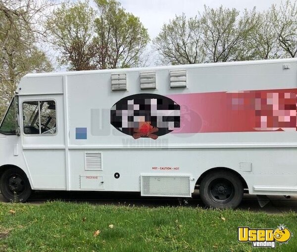 1995 P30 Step Van Kitchen Food Truck All-purpose Food Truck Iowa Gas Engine for Sale