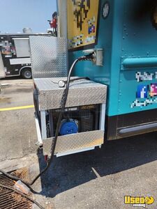 1995 P30 Step Van Kitchen Food Truck All-purpose Food Truck Pos System Florida Gas Engine for Sale
