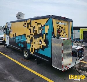 1995 P30 Step Van Kitchen Food Truck All-purpose Food Truck Propane Tank Florida Gas Engine for Sale