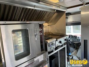 1995 P30 Step Van Kitchen Food Truck All-purpose Food Truck Refrigerator Michigan Gas Engine for Sale