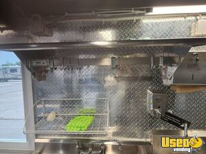 1995 P30 Step Van Kitchen Food Truck All-purpose Food Truck Triple Sink Florida Gas Engine for Sale