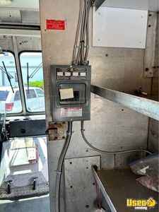 1995 P3500 Step Van Kitchen Food Truck All-purpose Food Truck Breaker Panel Delaware Gas Engine for Sale