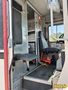 1995 P3500 Step Van Kitchen Food Truck All-purpose Food Truck Hot Water Heater Delaware Gas Engine for Sale