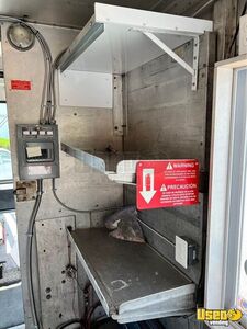 1995 P3500 Step Van Kitchen Food Truck All-purpose Food Truck Work Table Delaware Gas Engine for Sale