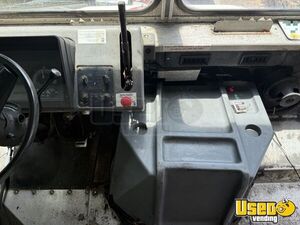 1995 P42 All-purpose Food Truck Stainless Steel Wall Covers Florida Gas Engine for Sale