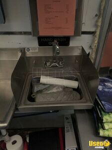 1995 P42 Stepvan Kitchen Food Truck Catering Food Truck Exhaust Hood New York Gas Engine for Sale
