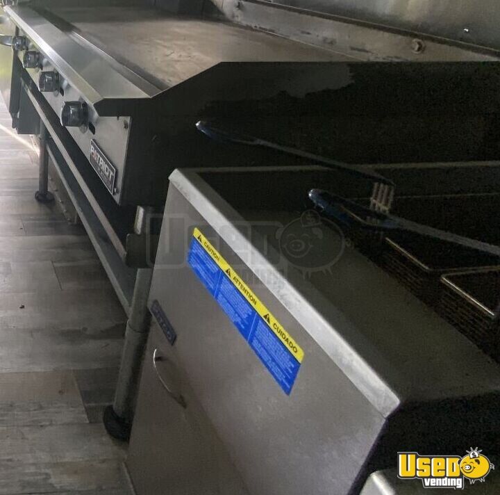 CUSTOM 25' Diesel Chevrolet Fully Loaded Kitchen Food Truck