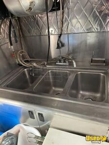 1995 Vandura Kitchen Food Truck All-purpose Food Truck Hand-washing Sink New Jersey Gas Engine for Sale