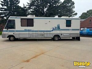 1995 Wcg34wq Mobile Hair & Nail Salon Truck Nebraska Gas Engine for Sale