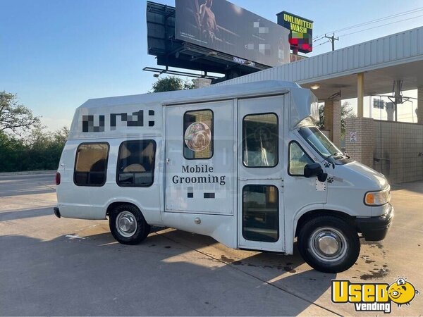 1996 3500 Mobile Pet Care Van Pet Care / Veterinary Truck Texas Gas Engine for Sale