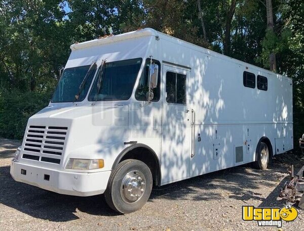 1996 6500 Empty Step Van Stepvan Michigan Gas Engine for Sale