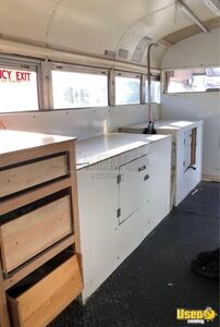 1996 Bus Pet Care / Veterinary Truck Fresh Water Tank Texas Diesel Engine for Sale