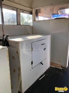 1996 Bus Pet Care / Veterinary Truck Hot Water Heater Texas Diesel Engine for Sale
