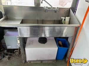 1996 Food Bus All-purpose Food Truck Hot Water Heater British Columbia Diesel Engine for Sale