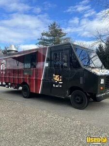 Ready To Go - 25' GMC Utilivan Food Truck with 2022 NEW Motor for Sale in New York!