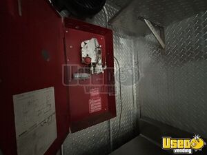 1996 P30 All-purpose Food Truck 23 Tennessee Diesel Engine for Sale